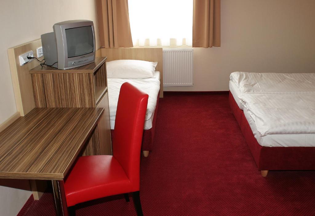 Hotel U Divadla Znojmo Room photo